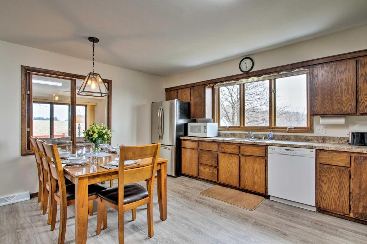 Wisconsin River Valley Farmhouse Fire Pit And View Merrimac Esterno foto