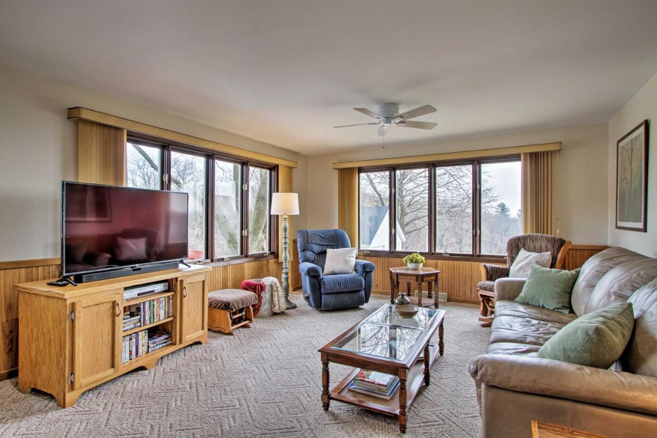 Wisconsin River Valley Farmhouse Fire Pit And View Merrimac Esterno foto